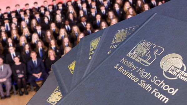 Year 11 Group Photos and Yearbooks – Class of 2025